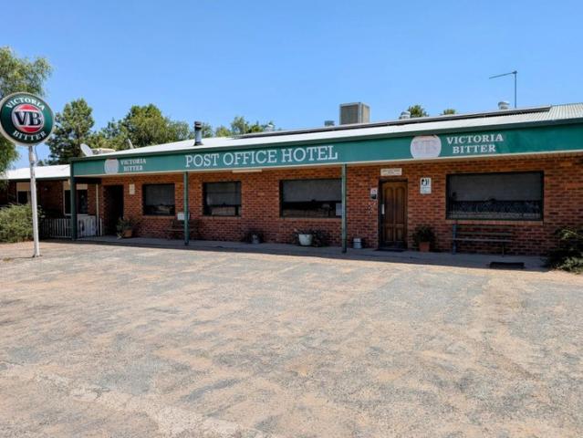Post Office Hotel & Caravan Park