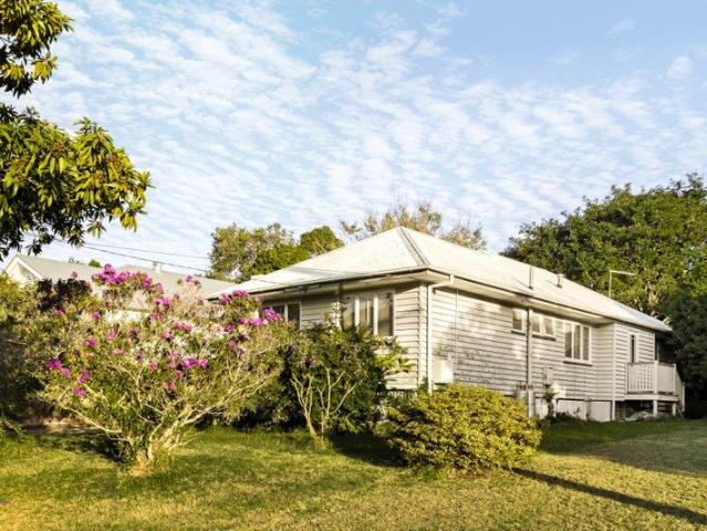 Post War Family home on 653m2 Opposite Bennelong Park