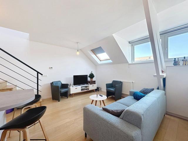 POSTE – 1 Bedroom Duplex with Communal Garden
