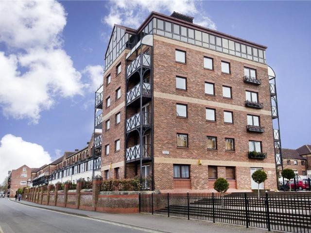 Postern Close, York, North Yorkshire. 1 bed apartment to rent £1,600 pcm £369 pw