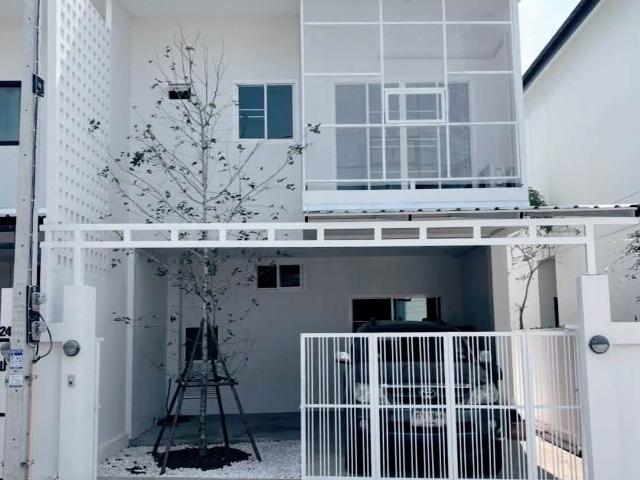 POS ทาวน์เฮ้าส์ 2 ชั้น สารภี ท่าวังตาล บ้านพื้นที่กว้าง เฟอร์นิเจอร์ครบ โทร/ไลน์ 088 5986