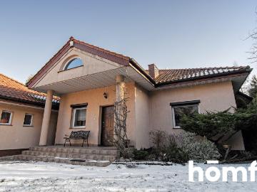 Luksusowy dom 219 m² z ogrodem i garażem w Posadzie