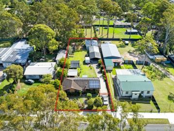 Moruya, Eurobodalla County - Garden, Parking