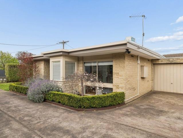 Position, Lifestyle and Coastal Convenience