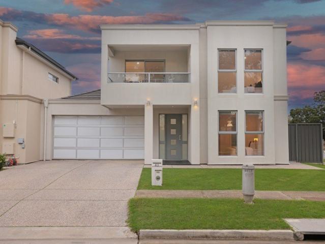 POSITION PERFECT FACING DIRECTLY ONTO THE SHELLEY RESERVE