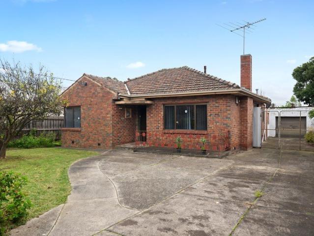 Position, Potential and a Generous 696sqm Allotment