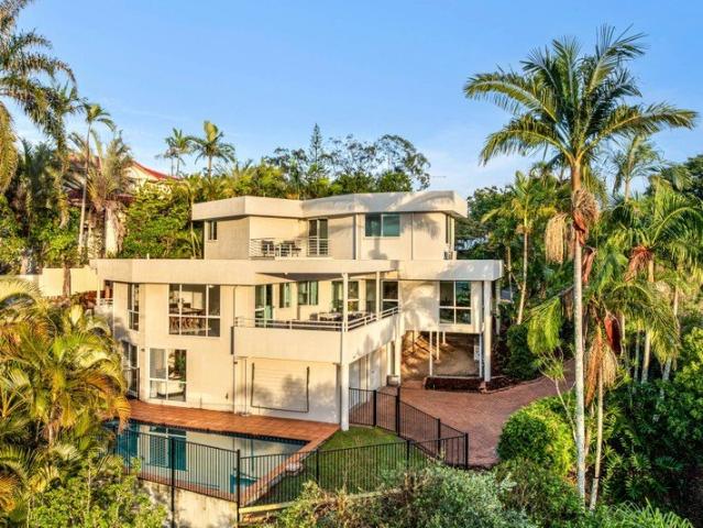 Position, Privacy & Mount Coot tha Views