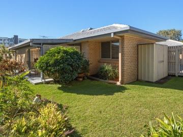 Position, Privacy & Practical Lowset Living