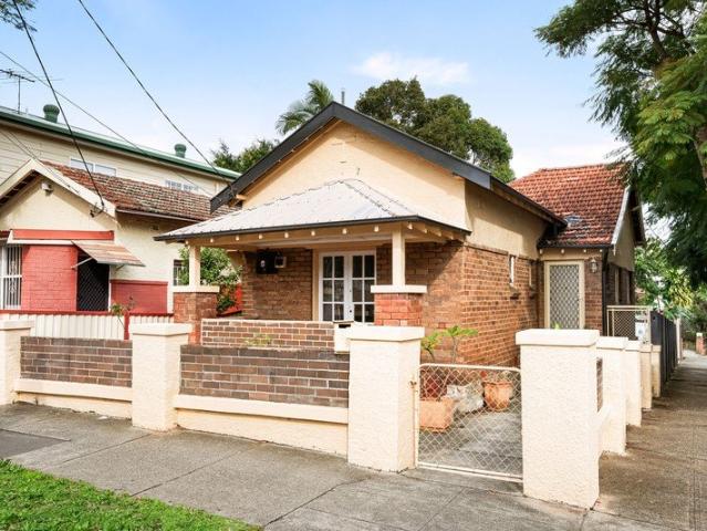 Position, scope & value in a full brick freestander