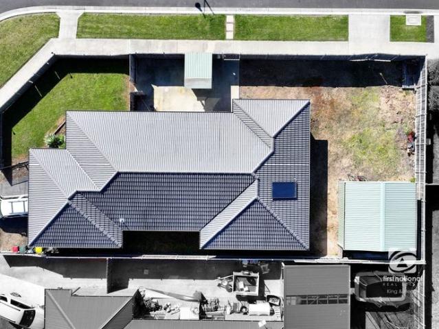 POSITIONED ON A CORNER BLOCK IN POPULAR SHANNON WATERS ESTATE