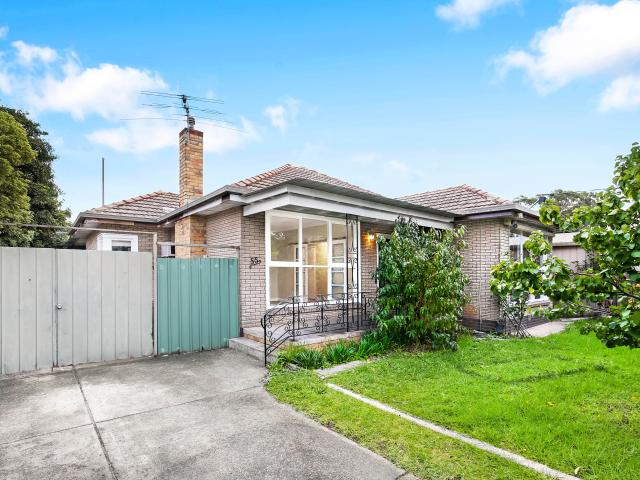 Positioned in one of Hadfield's most convenient and sought after pockets!
