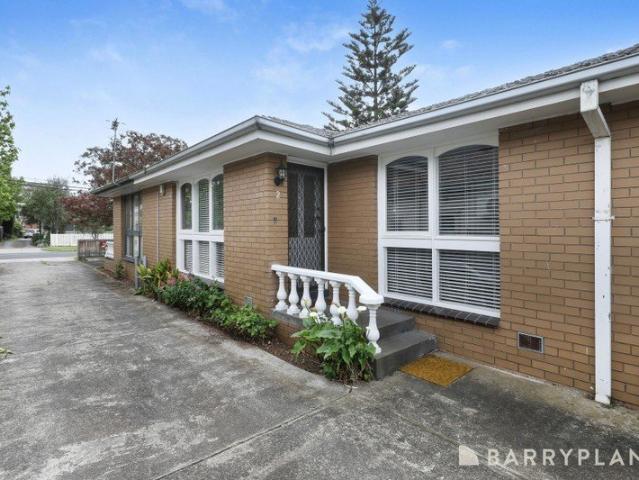 Positioned in a convenient Kingsville location offering a wonderful combination of character, comfort and low maintenance living