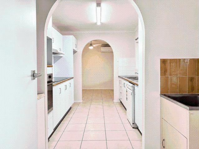Positioned in a convenient pocket of Thuringowa Central, 7 Tam O'Shanter Drive