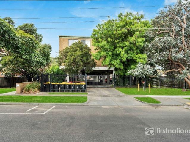 Positioned Perfect In The Heart Of Dandenong