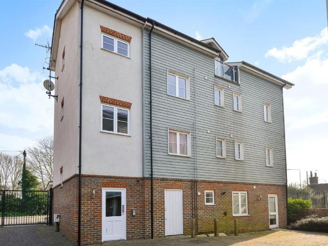 Pottery Court, Ferry Road, Rye, East Sussex TN31, 2 bed flat to rent, £1,195 pcm | PrimeLocation