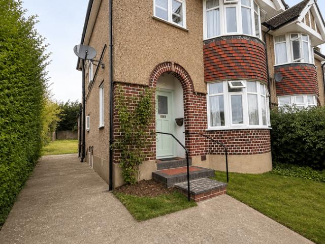 Potter Street, Northwood HA6, 2 bed maisonette to rent, £1,650 pcm | PrimeLocation