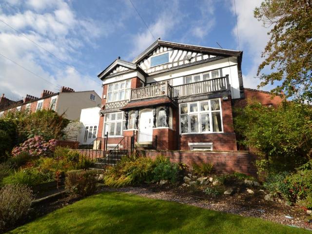 Potternewton Lane, Leeds LS7 2 bed flat to rent £995 pcm £230 pw