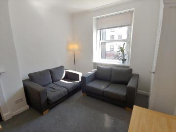 Potterrow, Edinburgh, EH8 3 bed flat to rent £2,375 pcm £548 pw