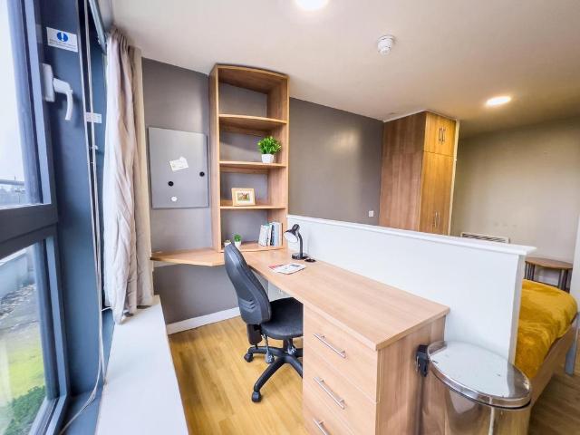 Potterrow, Edinburgh EH8 Studio to rent £2,076 pcm £479 pw