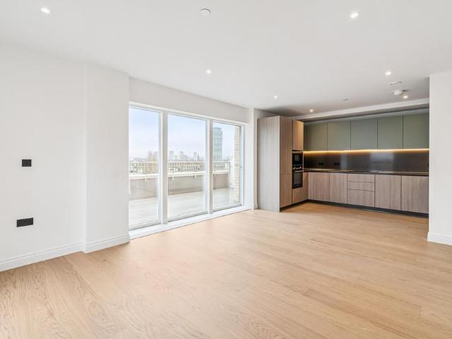 Potters Road, London SW6 3 bed flat to rent £5,500 pcm £1,269 pw