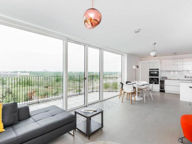 Potters Row, London, E20 1GX, United Kingdom | 3 bed apartment for rent #62996306 | Rentberry