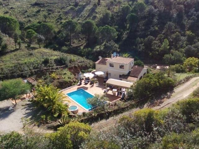 Potencial B&B: Quinta com 2 chalés de hóspedes perto de Sant. 172m² Santa Catarina Da Fonte Do Bispo