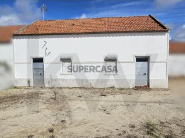 Potencial Exclusivo: Casa para Reconstruir na Muda Comporta, Investimento a 10 Minutos da Praia