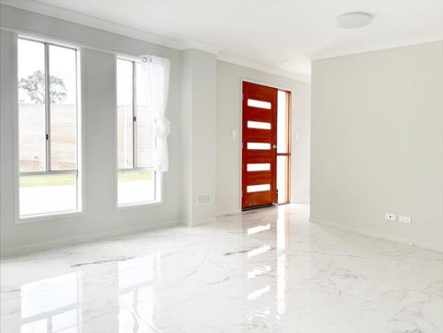 Potential Home Business Hub in the Heart of Sunnybank!