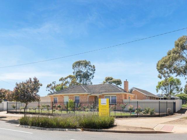 Potential, Space & Possibilities on Peachey Road!