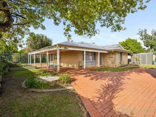 POTENTIAL PLUS! 3 BED, 2 BATH HOME ON GENEROUS 600m2+ BLOCK!