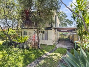 Tuggerah Lake, Jilliby, Wyong Region, Snapper Island