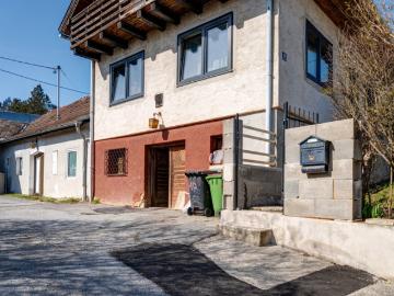 Potentialreiches Haus mit spitzen Weinkellerröhren in Groß Schweinbarth