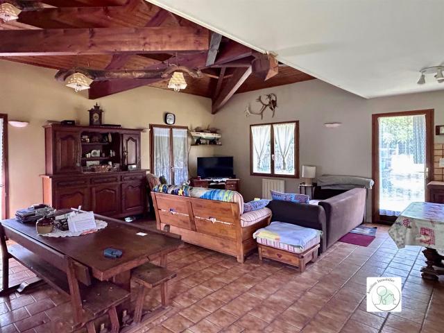 Potentiel et Grand Terrain à Peujard 33240 98m² Peujard