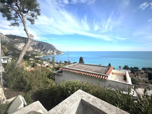 Potentiel exceptionnel près de la plage 75m² Eze