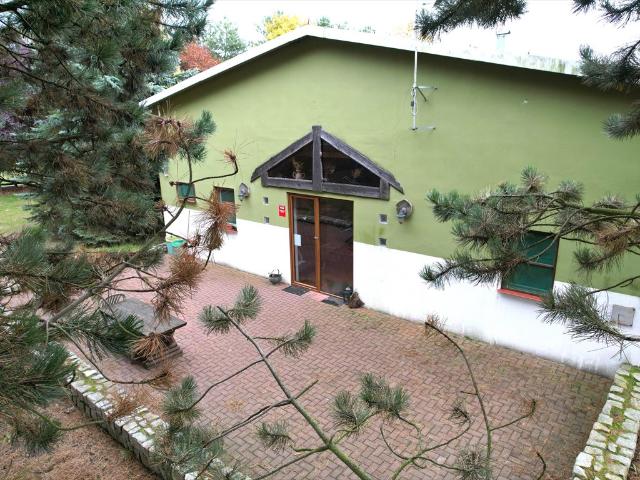 Na sprzedaż funkcjonalny dom 332 m² z potencjałem inwestycyjnym