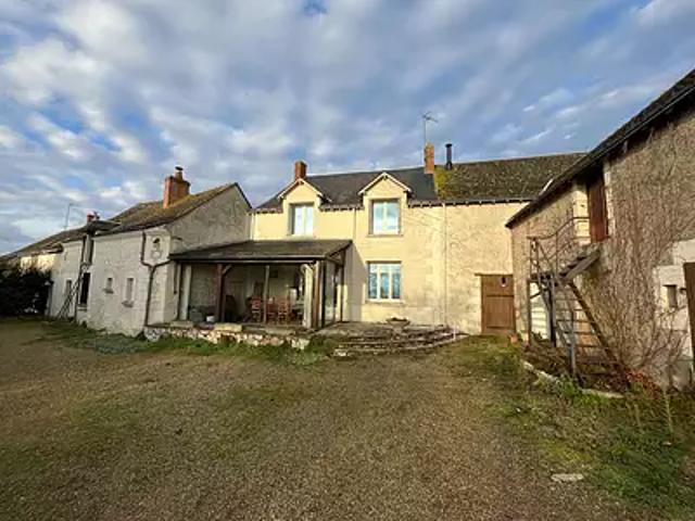 Pouzay 37800 Achat / Vente maison 3 pièces t3 au dernier étage cave
