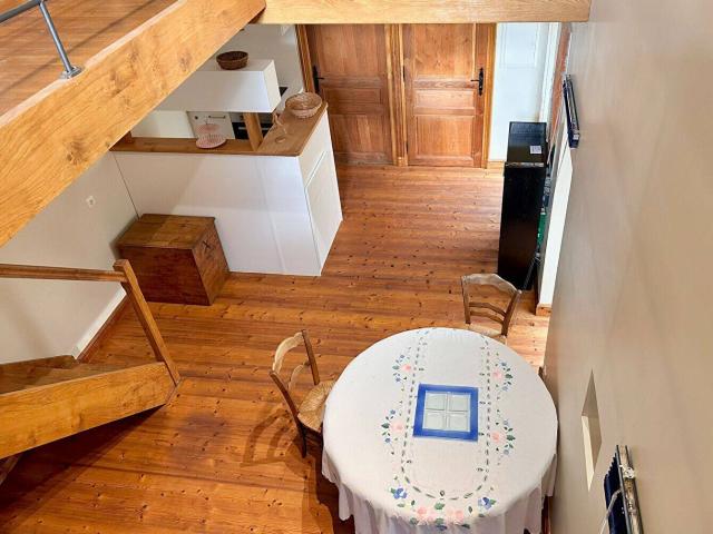 POUILLY LE MONIAL Appartement 2 pièces Courte durée