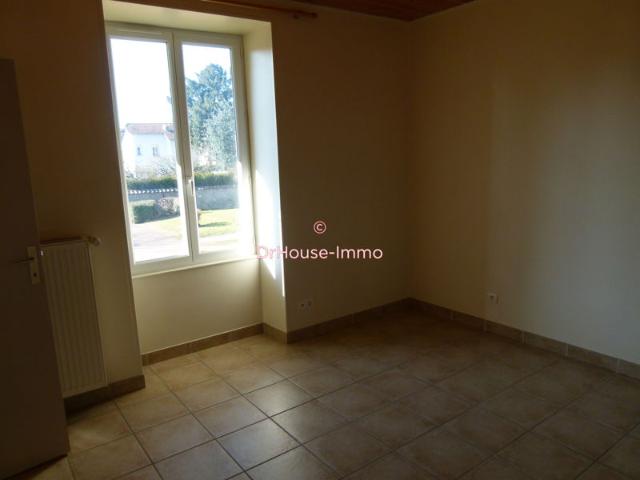 Pouilly sous Charlieu 42720 petite maison mitoyenne