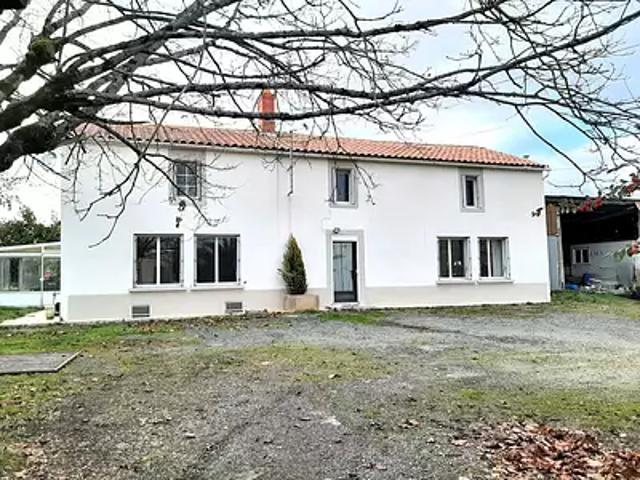 Pouillé 85570 Achat / Vente maison 6 pièces t6 piscine jardin