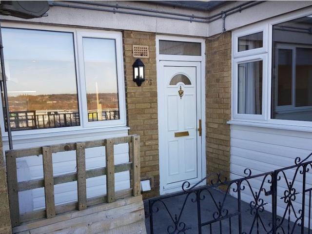 Pound Way, Oxford OX4, 2 bed flat to rent, £1,490 pcm | PrimeLocation