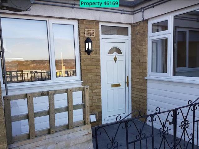 Pound Way, Oxford, OX4 3XX 2 bed flat to rent £1,490 pcm £344 pw