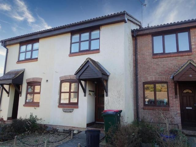 Pound Hill, Crawley, RH10 2 bed terraced house to rent £1,500 pcm £346 pw