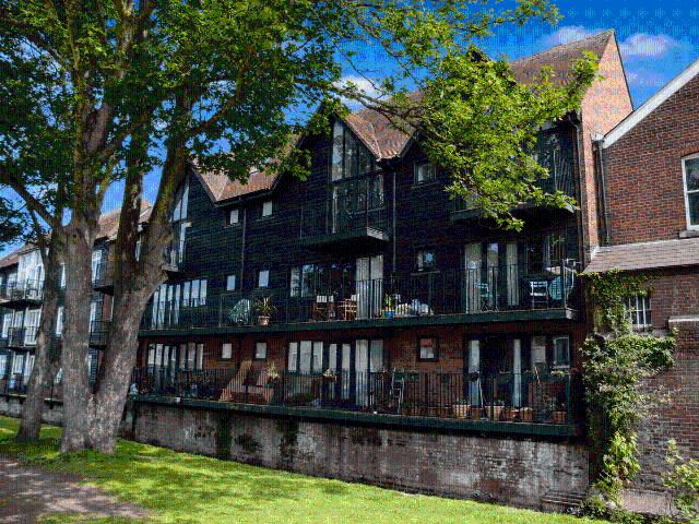 Pound Lane, Canterbury CT1, 1 bed flat to rent, £1,100 pcm | PrimeLocation