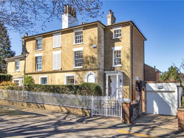 Pound Lane, Sevenoaks, Kent, TN13 5 bed semi detached house to rent £5,950 pcm £1,373 pw