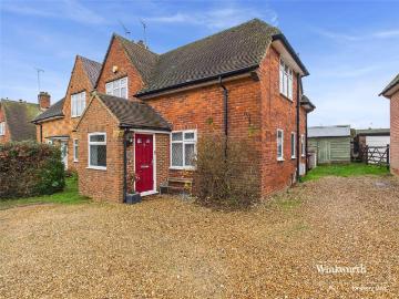 Pound Lane, Sonning, Reading. 3 bed semi detached house to rent £2,400 pcm £554 pw
