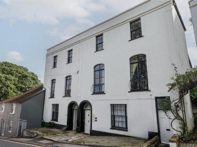 Pound Street, Lyme Regis, Dorset DT7 1 bed apartment to rent £850 pcm £196 pw