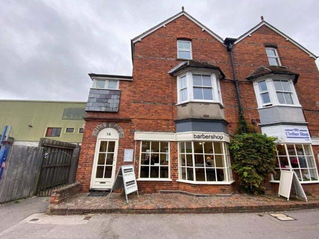 Pound Street, Newbury RG14 1 bed flat to rent £1,000 pcm £231 pw
