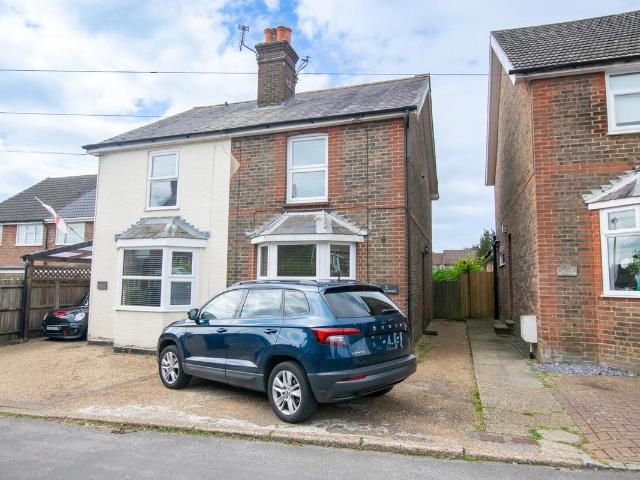 Poundfield Road, Crowborough TN6, 2 bed semi detached house to rent, £1,450 pcm | PrimeLocation