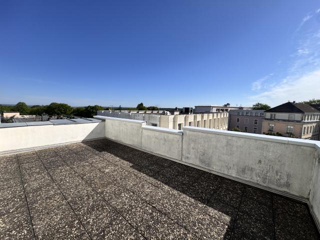 Pour investissement locatif Appartement avec grande terrasse en centre ville