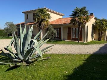 Pour les amoureux de la Provence et de ses charmes inégalé avec sa piscine intérieure